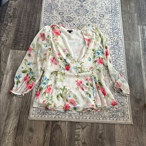 Ann Taylor floral printed blouse (size 6)
